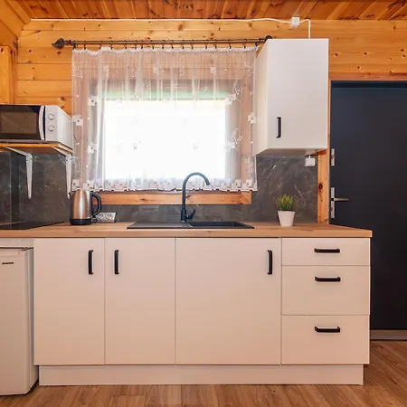 Uroczy Zakatek Domek letniskowy *